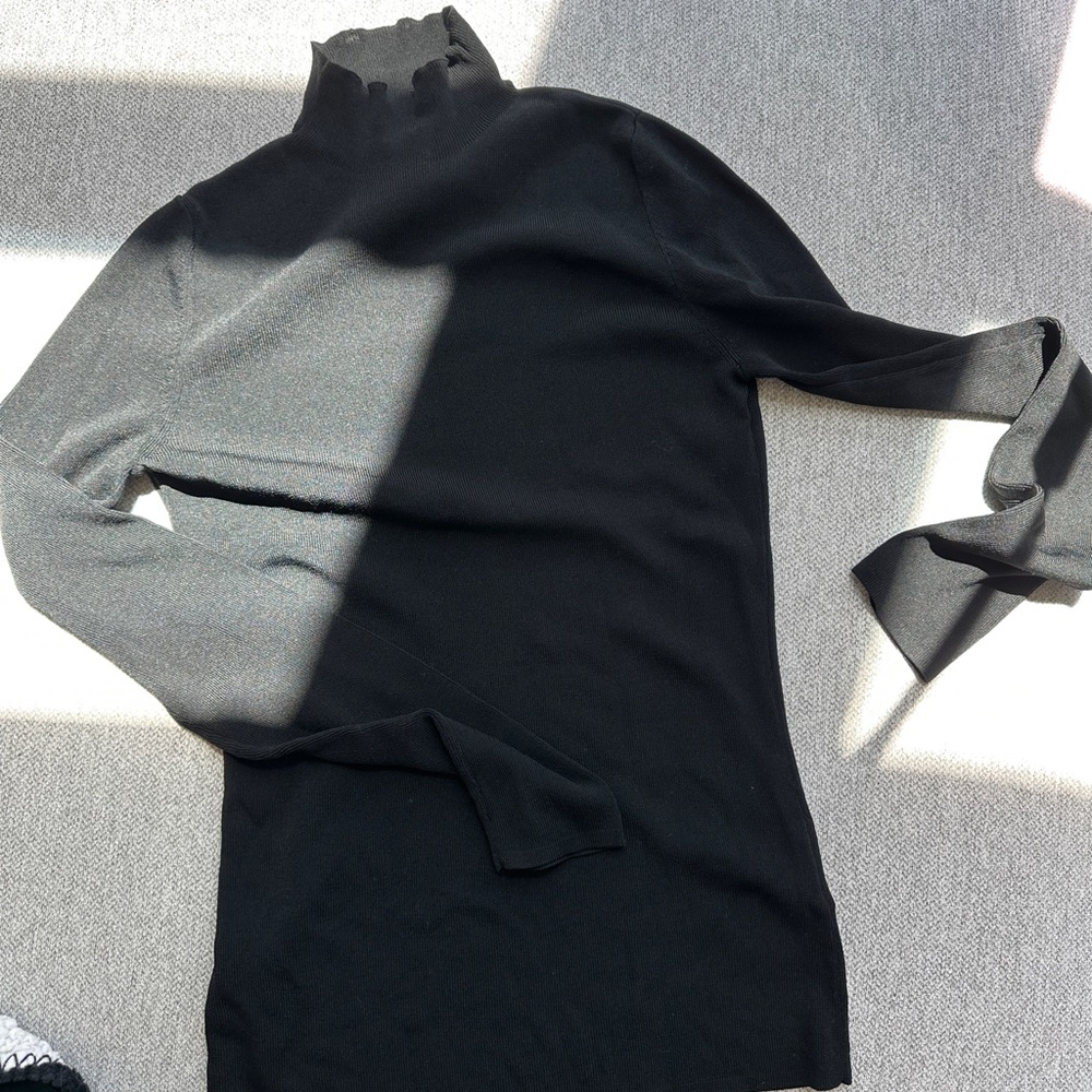 Other stories fitted black top